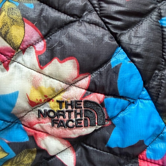 North Face Quilted Jacket - Picture 4 of 6